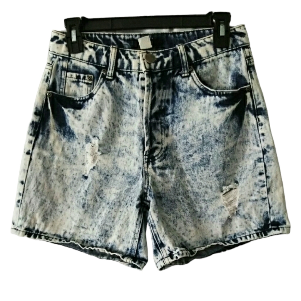 Forever  21 acid wash jean shorts size 27